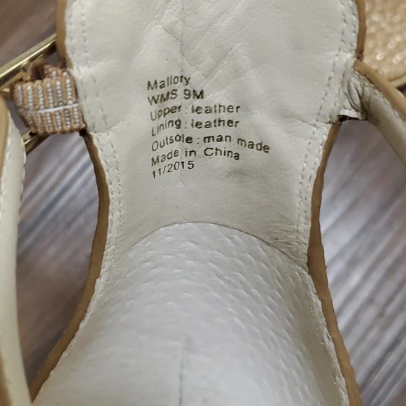 Kenneth Cole Mallory gold shimmer heel 👠 size 9M - Picture 4 of 9